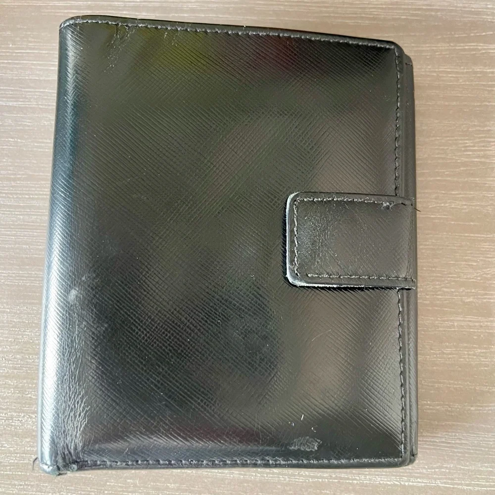 Vintage Salvatore Ferragamo Black Leather Bifold Unisex Wallet